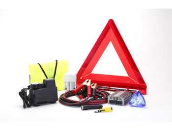 What are the necessary emergency tools for vehicles?