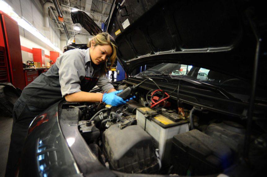 woman-auto-mechanic